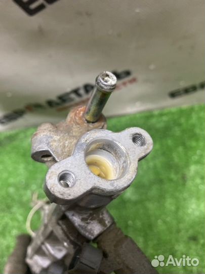 Топливная рейка с форсунками Mitsubishi Carisma