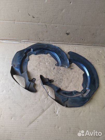 Защита передней ступицы Mazda 3 BK 2005