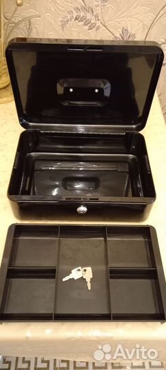 Шкатулка сейф с замком