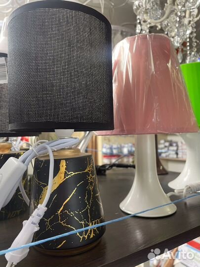 Лампа настольная