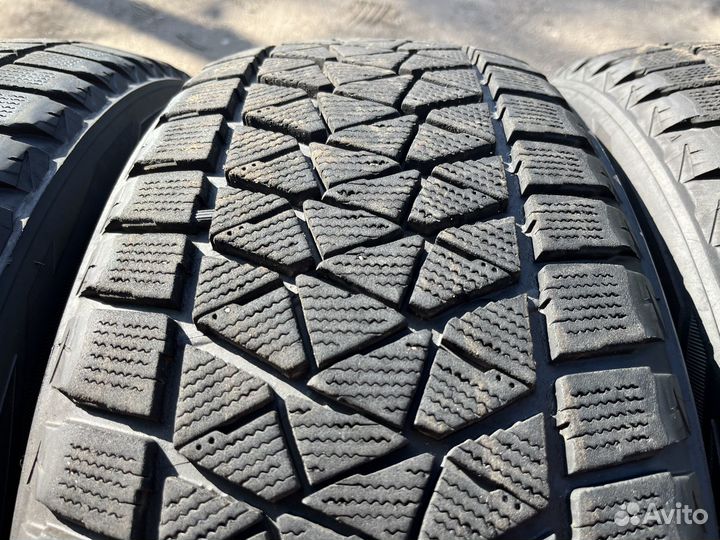 Bridgestone Blizzak DM-V2 235/55 R20 102T