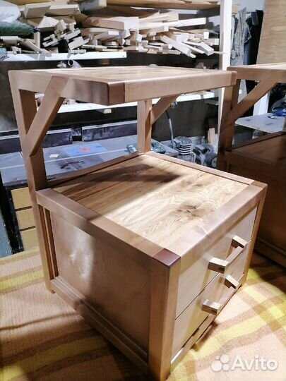 Тумбочка прикроватная из массива