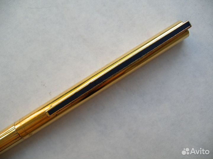 Серебряная шариковая ручка S. T. Dupont Classique