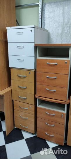 Мебель офисная, столы, шкафы тумбы