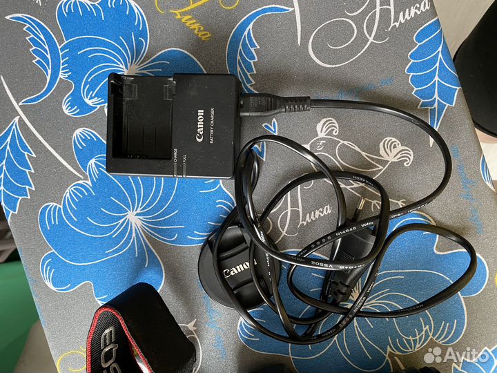 Зеркальный фотоаппарат canon eos 600D