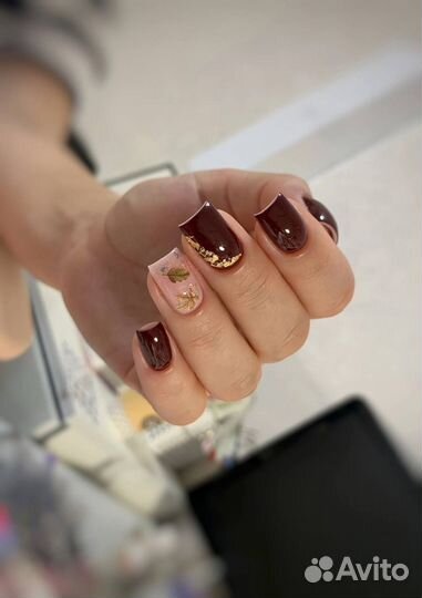 Модель на маникюр