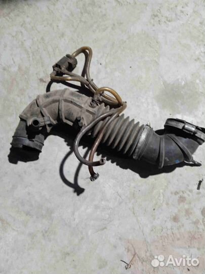 Патрубок воздушного фильтра Вольво S40 (VS)