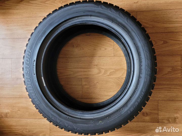 Bridgestone Blizzak Spike-01 205/55 R16 91T