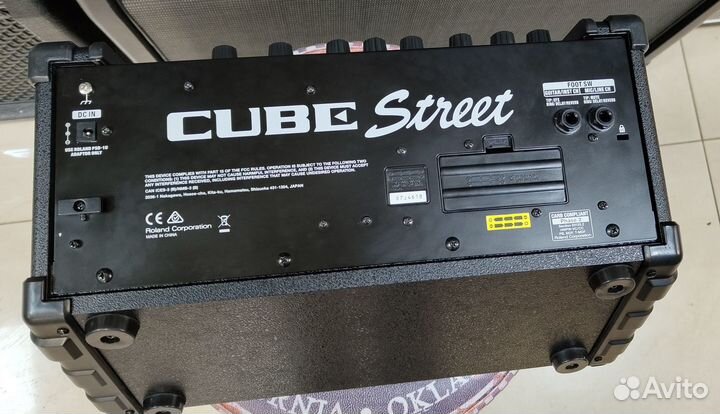 Гитарный комбо Roland Cube Street