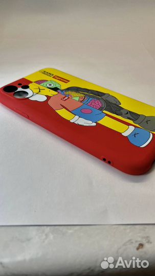 Чехол на iPhone 11 kaws