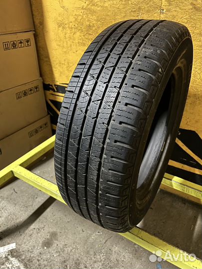 Continental ContiCrossContact LX 215/65 R16