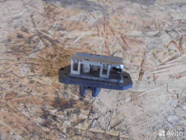 BYD F 3 Резистор печки салона б/у