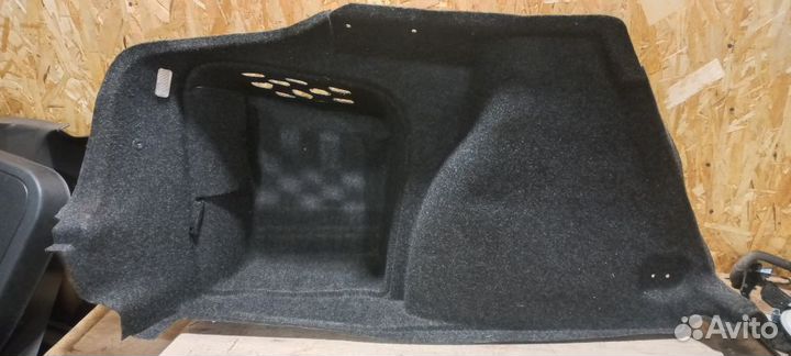 Обшивка багажника левая Skoda Octavia (A5 1Z) 2