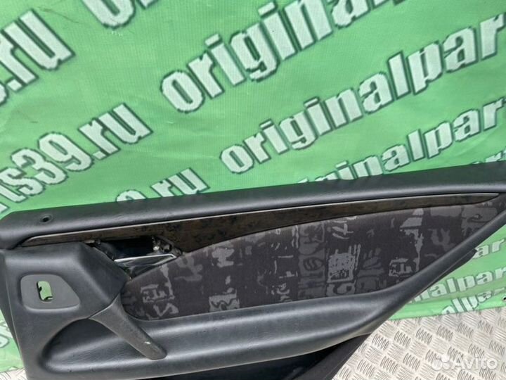 Обшивка двери задняя правая Mercedes-Benz E-Class