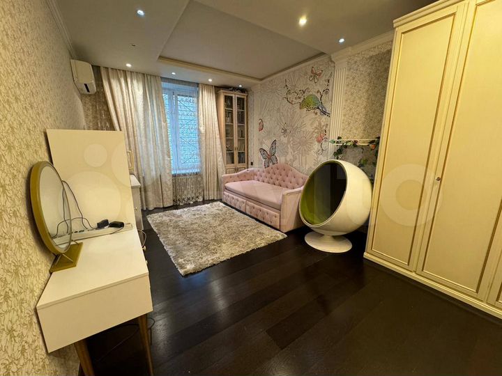 4-к. квартира, 100 м², 1/5 эт.