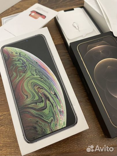 Коробка от iPhone