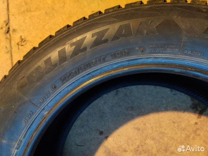 Bridgestone Blizzak DM-V2 225/60 R17