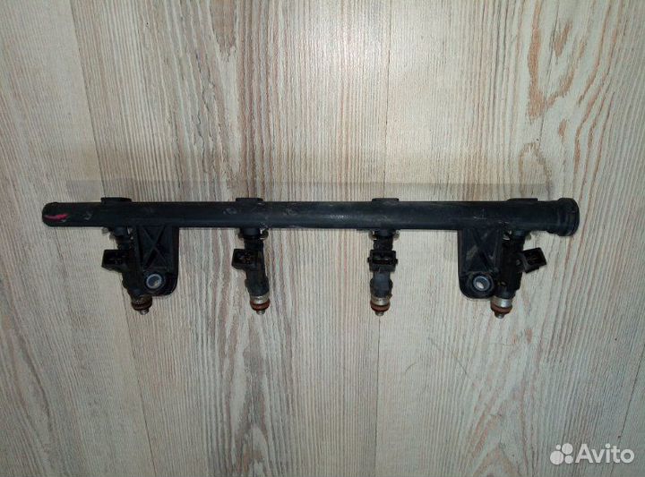 Рампа топливная Renault logan 2