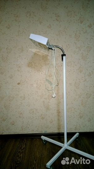 Облучатель на штативе от желтухи