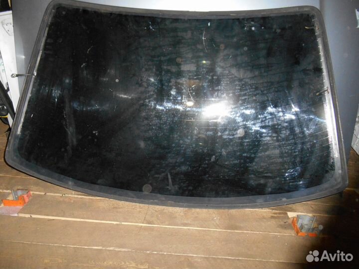 Заднее стекло Audi 100 A6 C4 кузов 45 тонированное