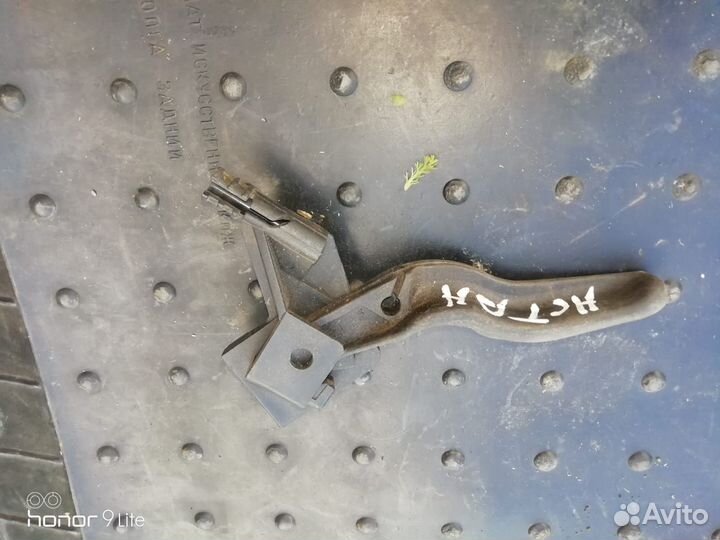 Ручкаоткрывания багажника Опель Астра Аш