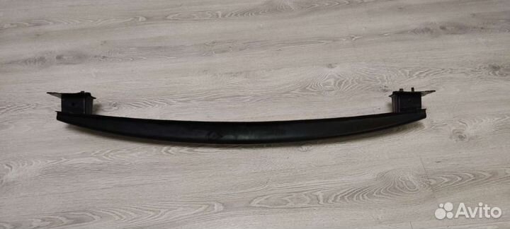 Усилитель бампера golf plus 2011