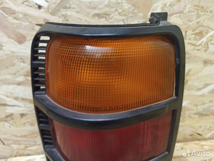 Фонарь Mitsubishi Pajero 2 левый