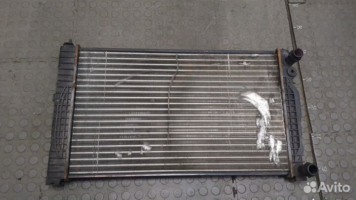 Радиатор охлаждения двигателя Volkswagen Passat 5