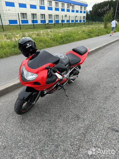 Мотоцикл спортбайк suzuki gsx-r 600 k2