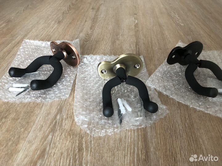 Крепление, кронштейн, держатель для гитары