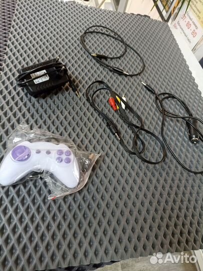 Портативный DVD-плеер XPX EA 1769L с тв (14)