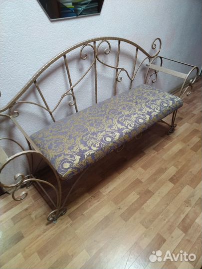 Кованный диван