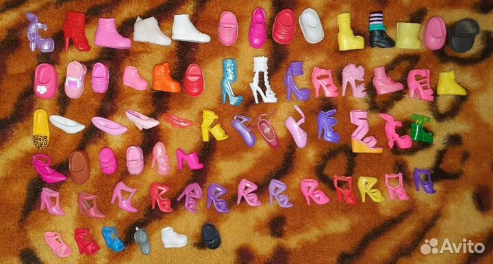 Обувь очки сережки колье посуда еда