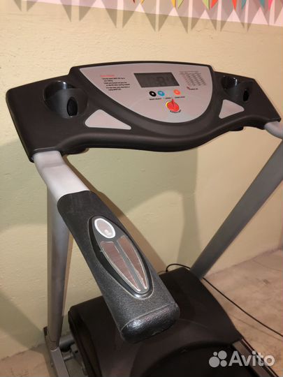 Электрическая беговая дорожка Larsen