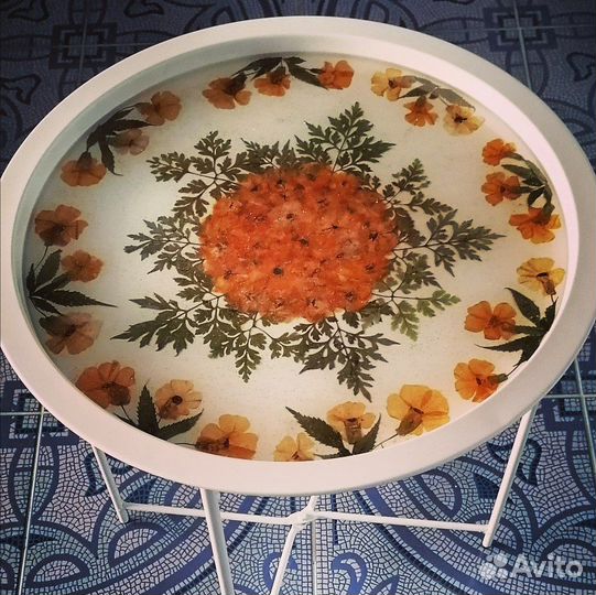 Столик-поднос