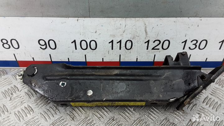 Домкрат на Volkswagen Touareg 7L