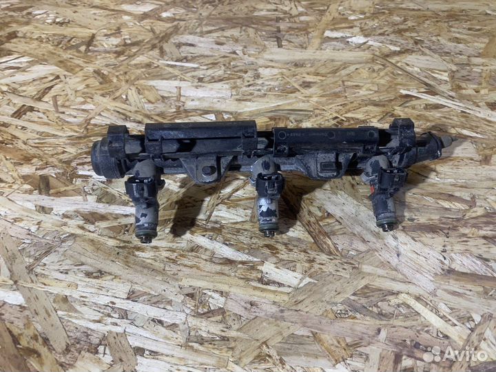 Топливная рампа Форсунка Skoda Fabia 2 00-21