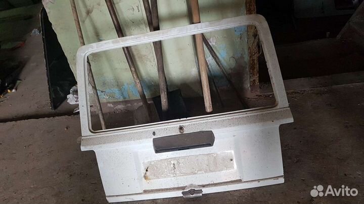Задняя дверь.дверь багажника ваз 2104