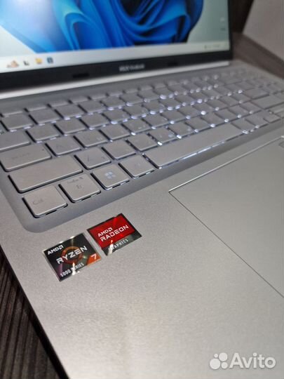 Очень мощный ультрабук Asus