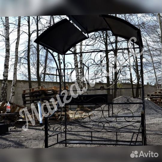 Мангал с крышей