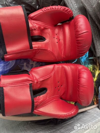 Боксерские перчатки 10 oz
