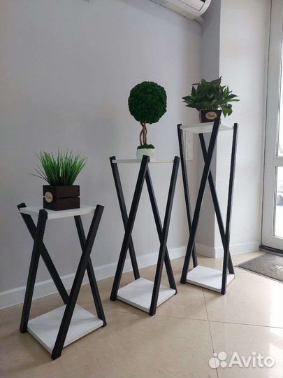 Подставка для цветов напольная металлическая