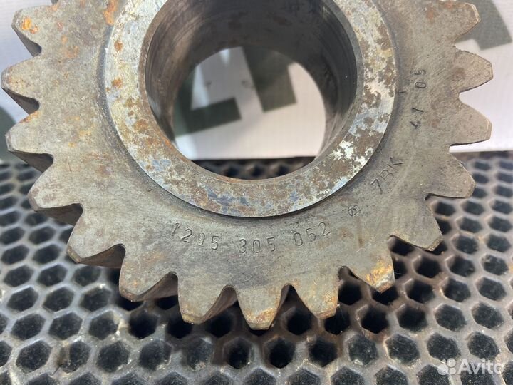Шестерня кпп заднего хода кпп ZF16S 1650 Z-24