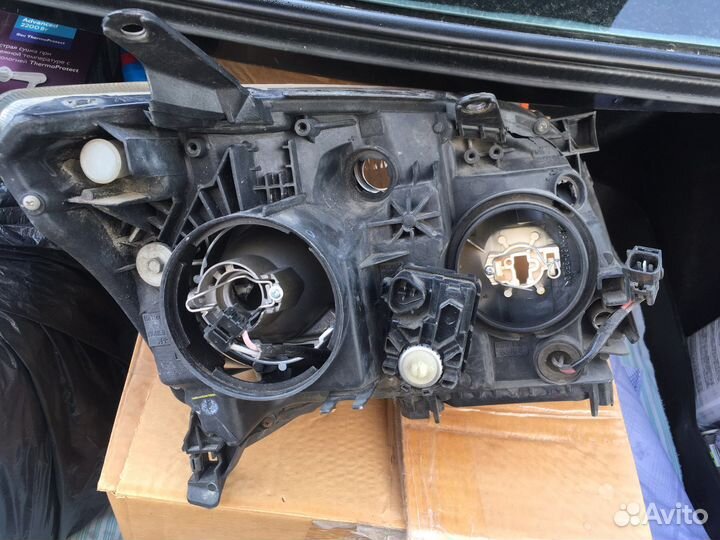 Фара передняя левая