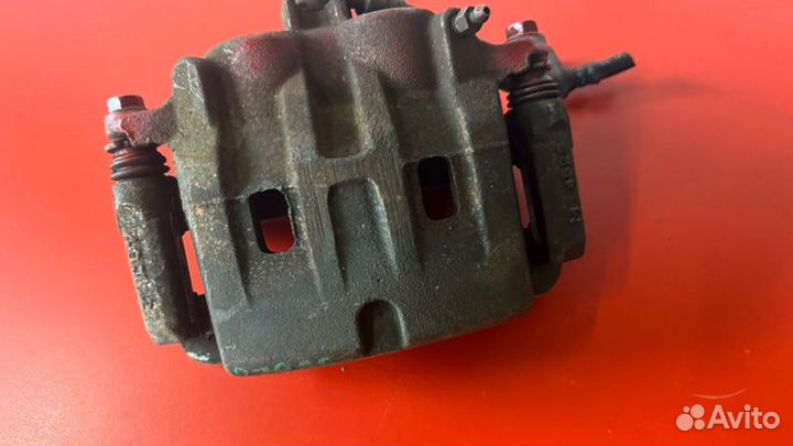 Суппорт передний левый Honda Elysion RR2 2.4 AT