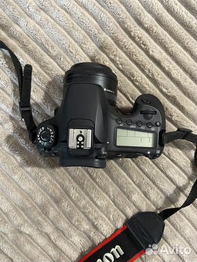 Зеркальный фотоаппарат Canon 60d