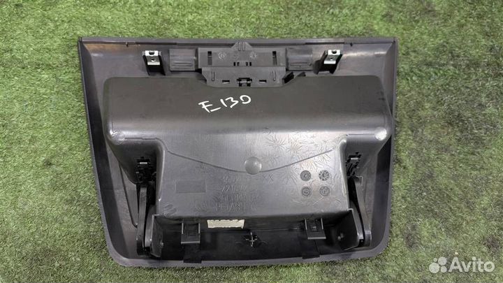 Ящик для мелочи BMW X3 (E83) 2006