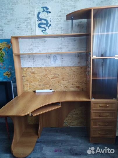 Письменный стол
