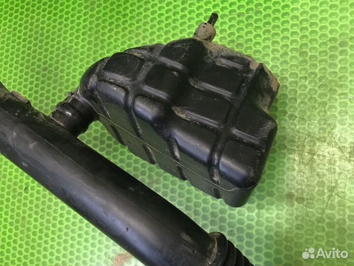 Корпус воздушного фильтра на Nissan Almera N15