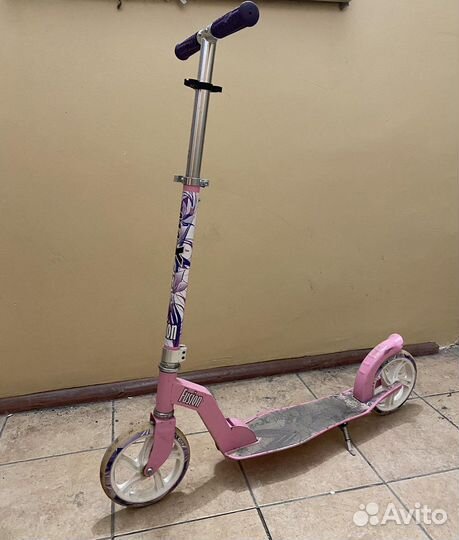 Розовый самокат
